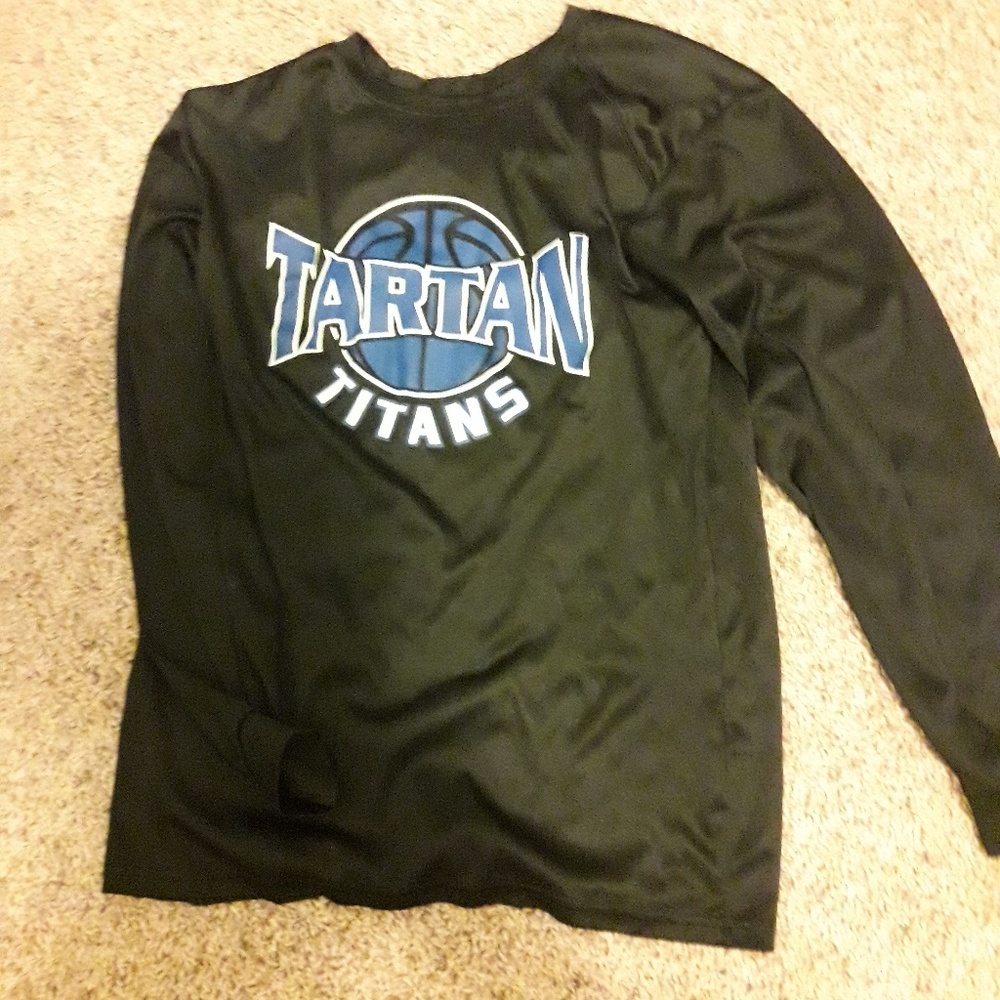 Athletic wear shirt